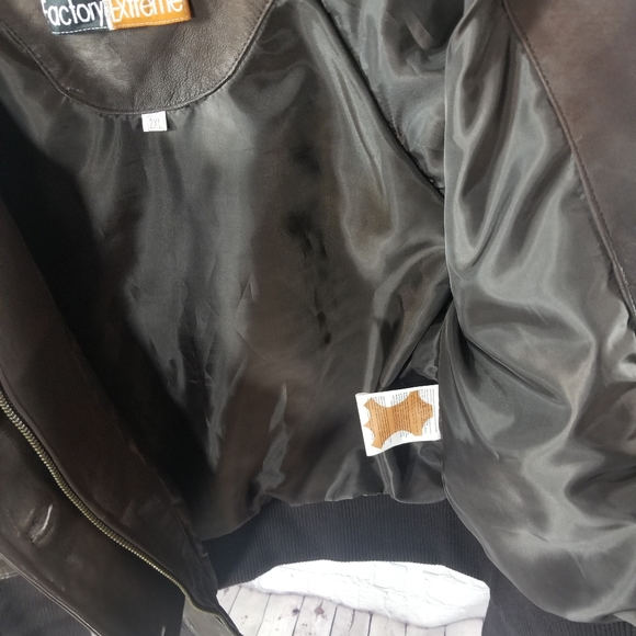 Plus size Leather Bomber Jacket - Picture 11 of 12